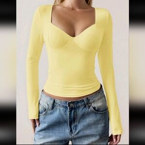 LONG SLEEVE WOMENS YELLOW 💛 TOP SIZE SMALL